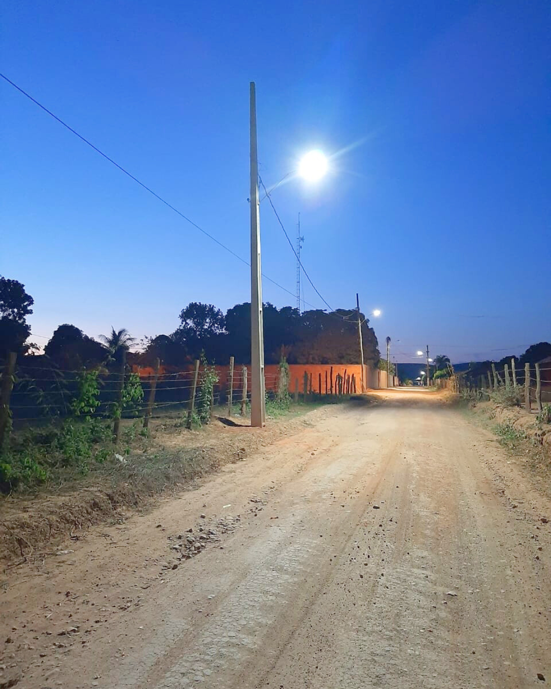 COMUNIDADE DE ORION RECEBE NOVOS PONTOS DE ILUMINAÇAÕ